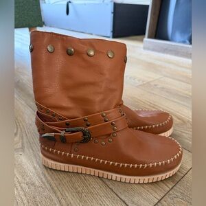 Dingo Moccasin Boots with Stud Accents